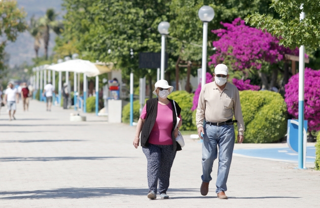 Türkiye koronavirüsle mücadelede dört ayı geride bıraktı